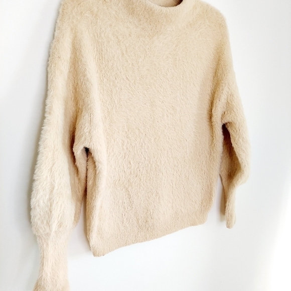 Catherine Malandrino Eyelash Knit Mockneck Sweater Cream Women Medium Fuzzy EUC - Picture 15 of 15